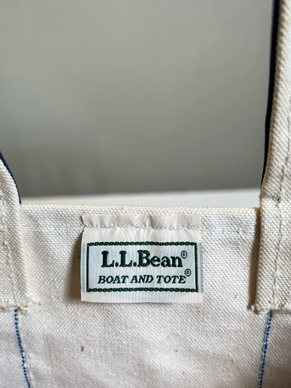 *FIRM PRICE* Vintage L.L. Bean Boat Tote Medium Navy /Natural Canvas Reg Handles - Picture 3 of 14